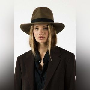 *NEW* Janessa Leone Hat!